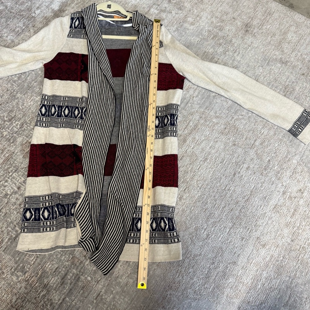 Belldini Western Southwestern Aztec Patterned Long Cardigan Sweater - Picture 9 of 11